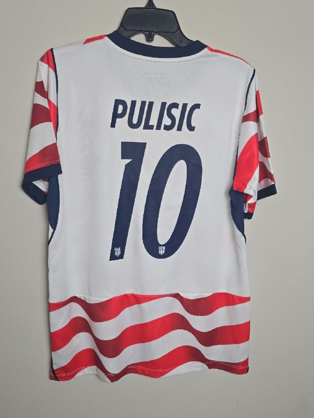 Nike Pulisic USA Red & White Wave Soccer/ Football 2026 World Cup Jersey NWT - Picture 7 of 7